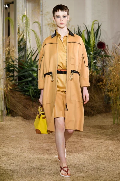 Look 34